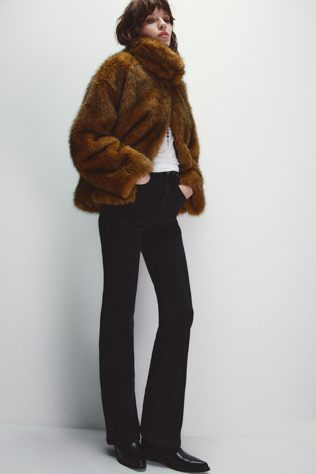 Шуба короткая с длинным ворсом - цвет коричневый - 2