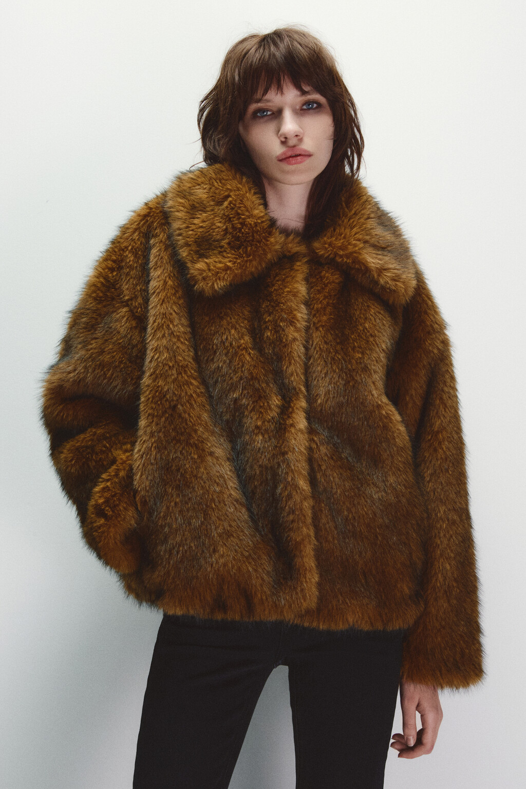 Шуба короткая с длинным ворсом - цвет коричневый - 3