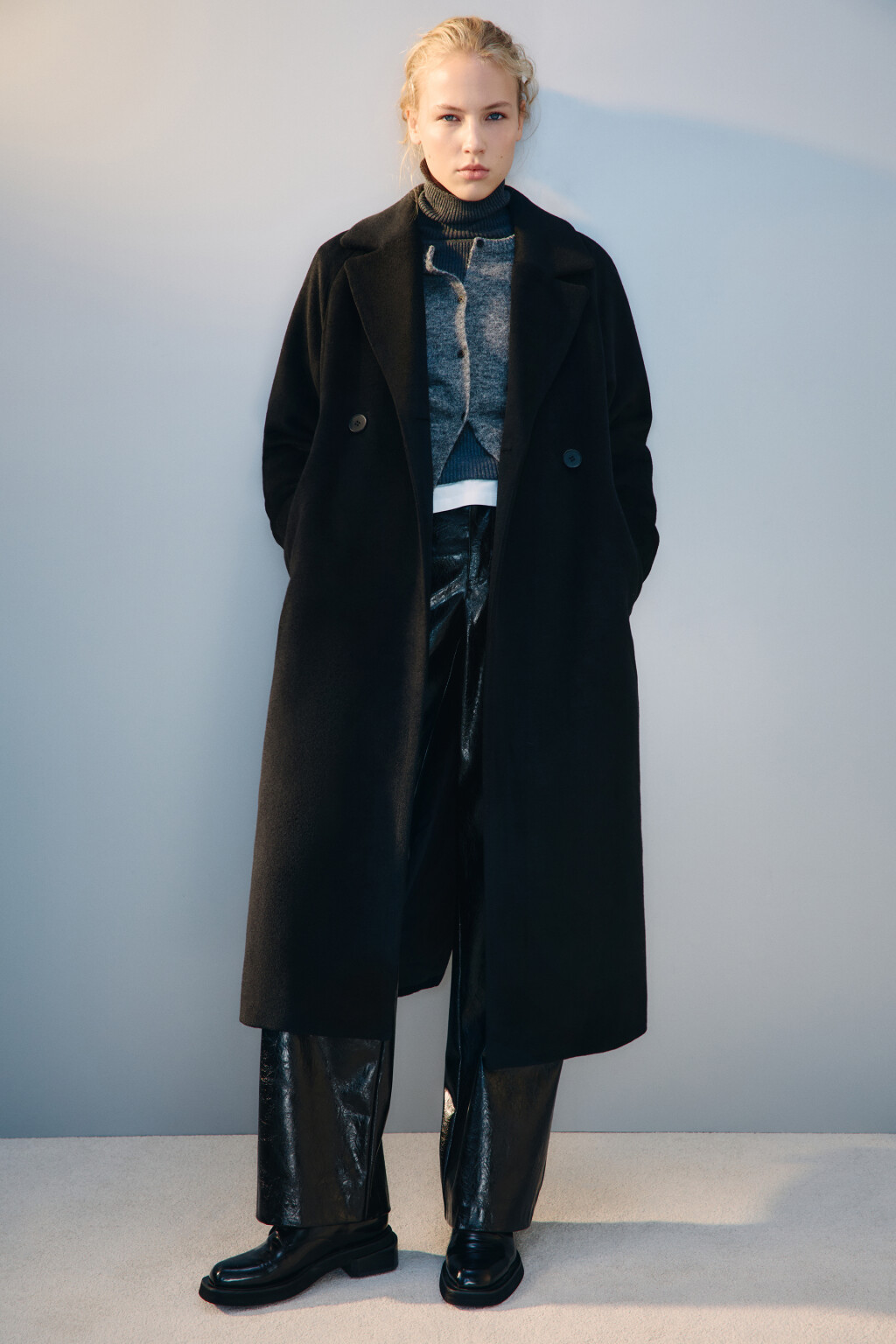 Пальто длинное драповое с поясом - цвет черный - 1