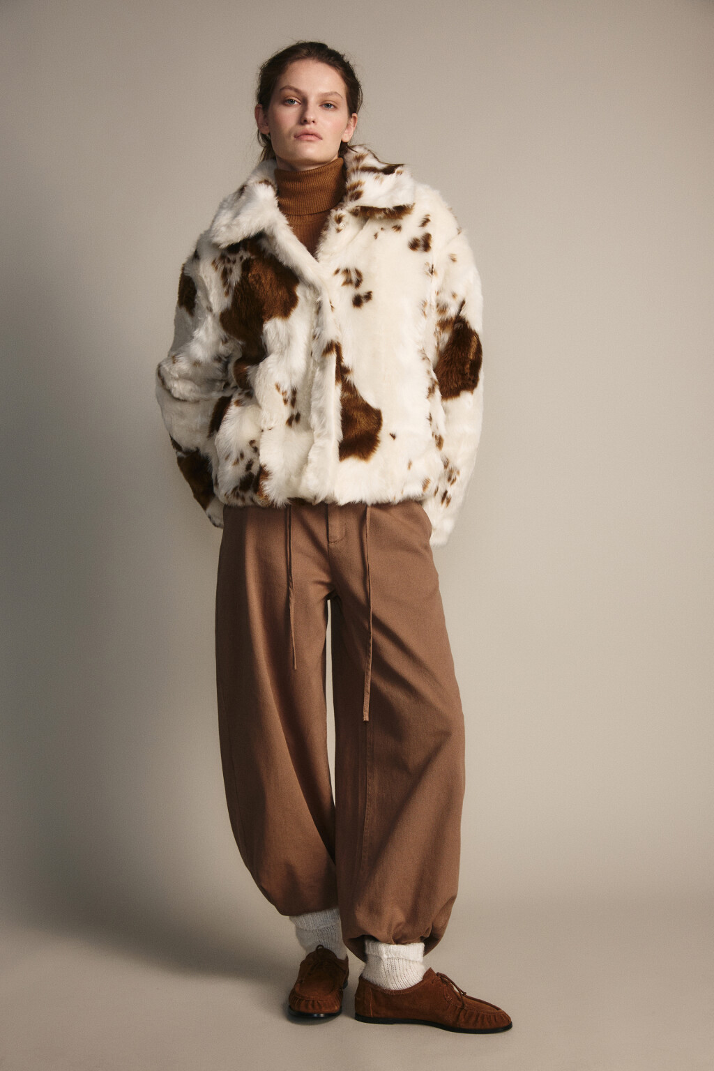 Куртка из меха с коровьим принтом - цвет мультиколор - 6