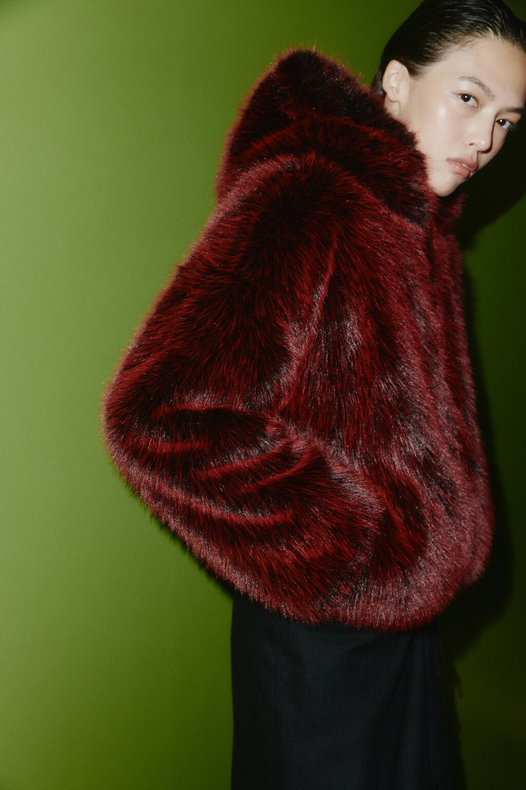 Шуба короткая с капюшоном - цвет красный - 1