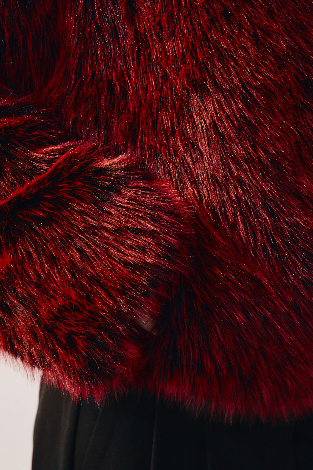 Шуба короткая с капюшоном - цвет красный - 9