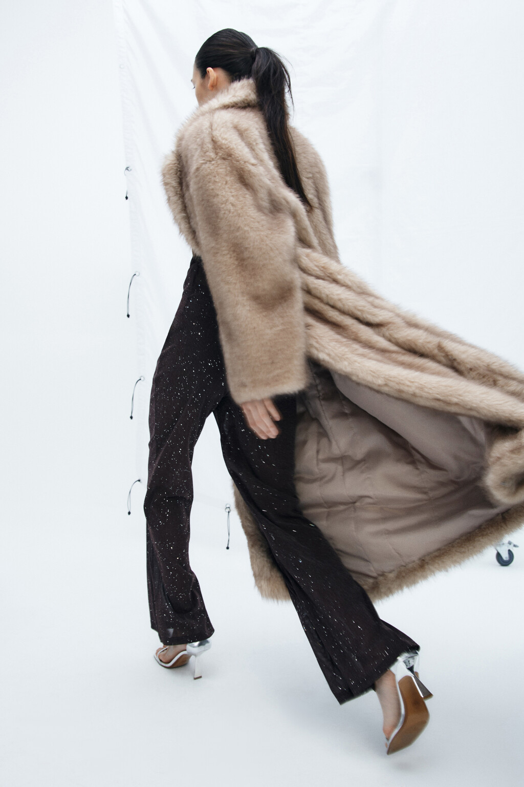 Шуба длинная из искусственного меха - цвет бежевый - 1