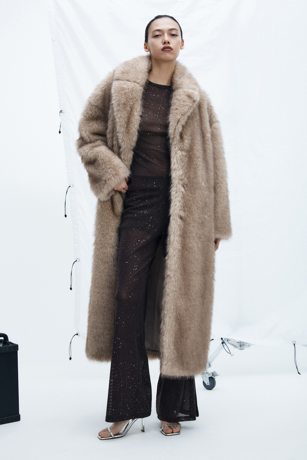 Шуба длинная из искусственного меха - цвет бежевый - 6