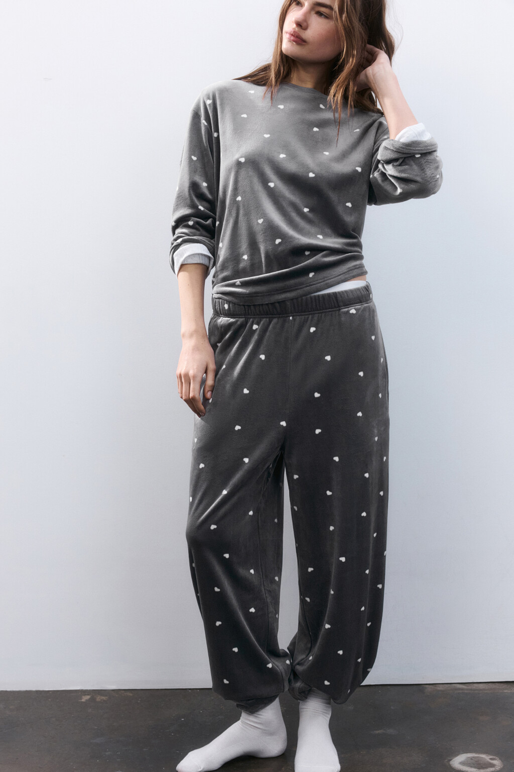 Брюки домашние велюровые с принтом - цвет бежевый - 1