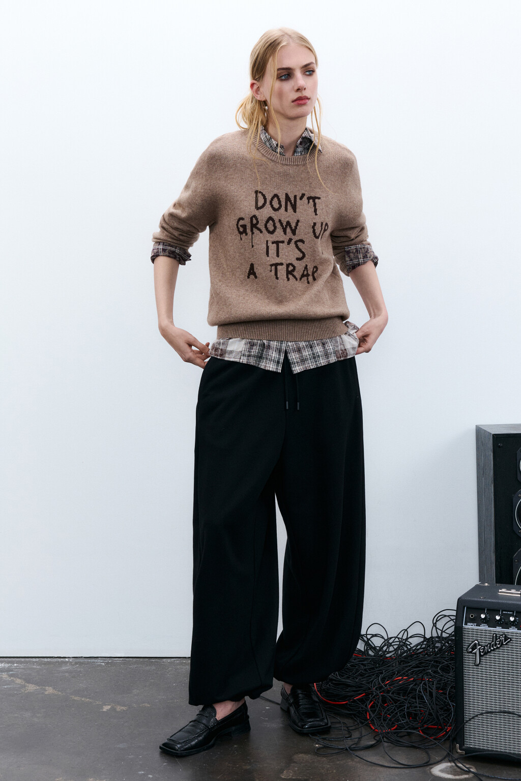 Брюки-джоггеры из футера - цвет черный - 4