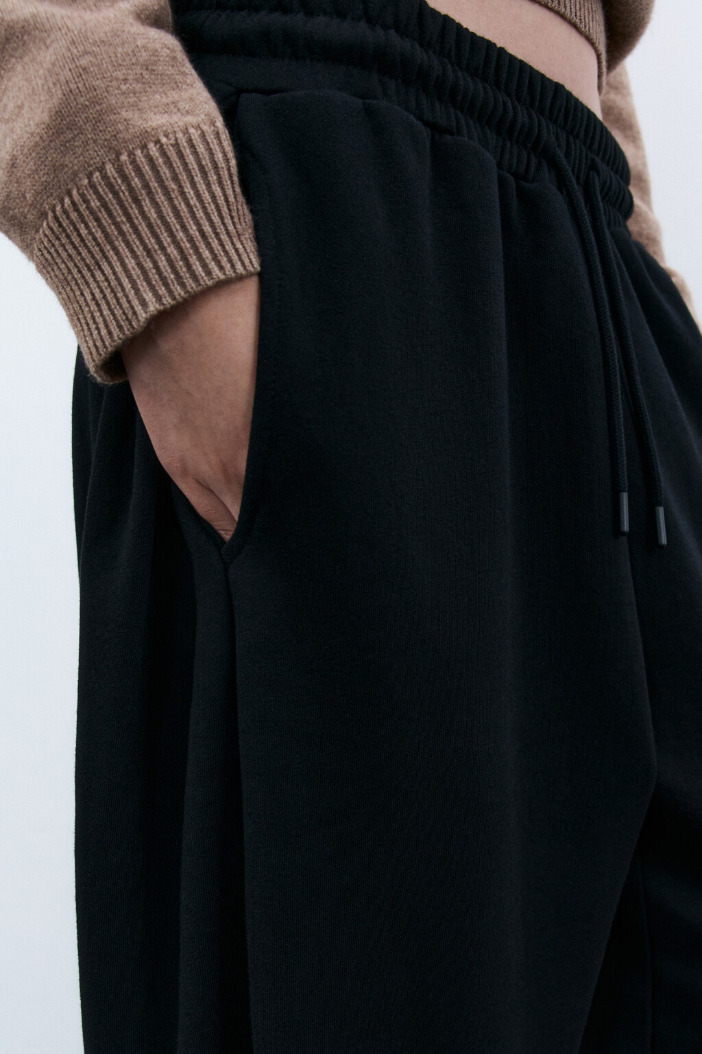 Брюки-джоггеры из футера - цвет черный - 6