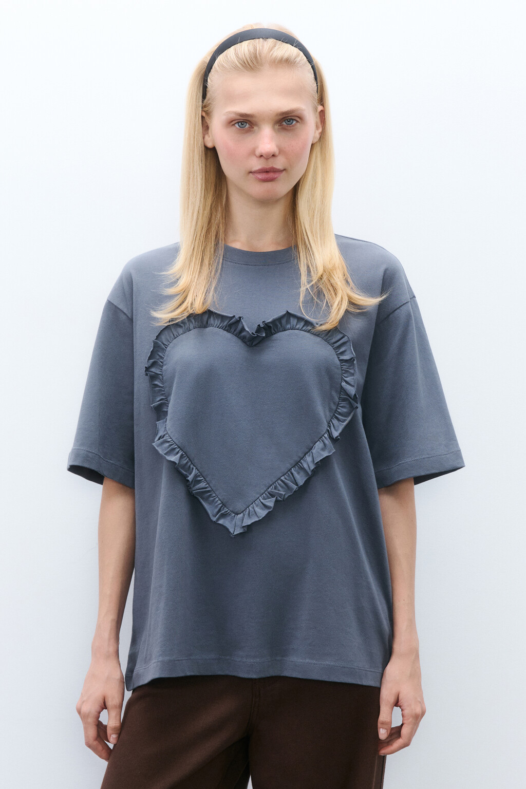 Футболка с сердцем из оборок - цвет серый - 2