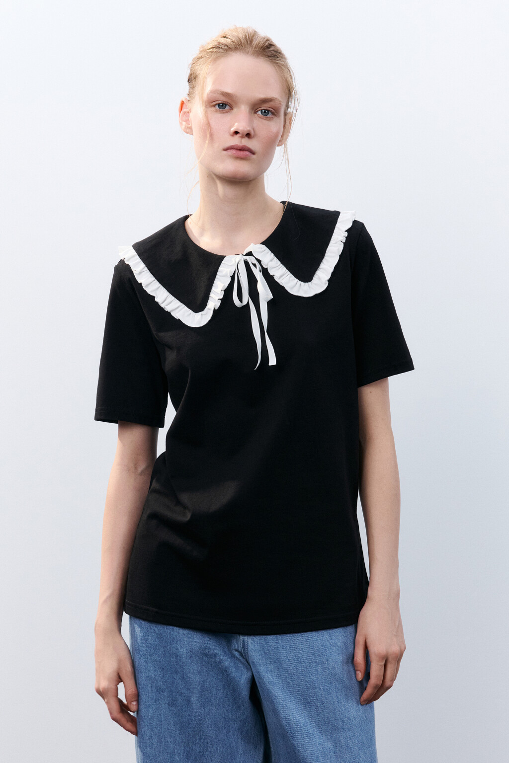 Футболка с воротничком на завязках - цвет черный - 3