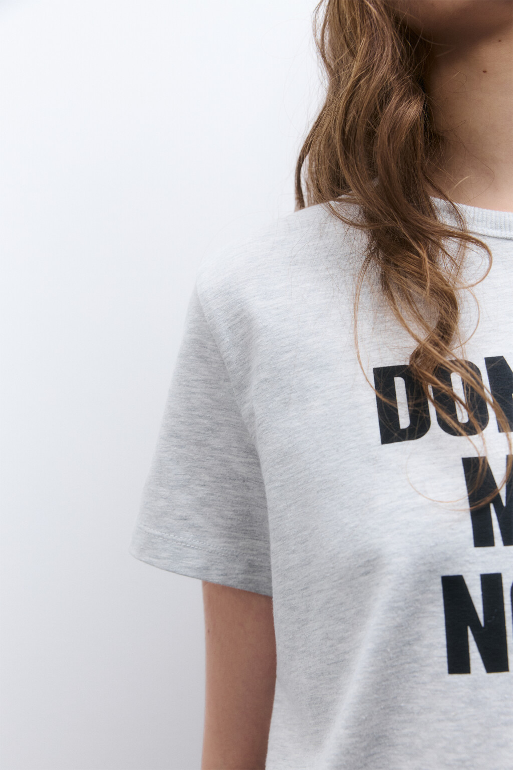 Футболка трикотажная с принтом - цвет серый - 6