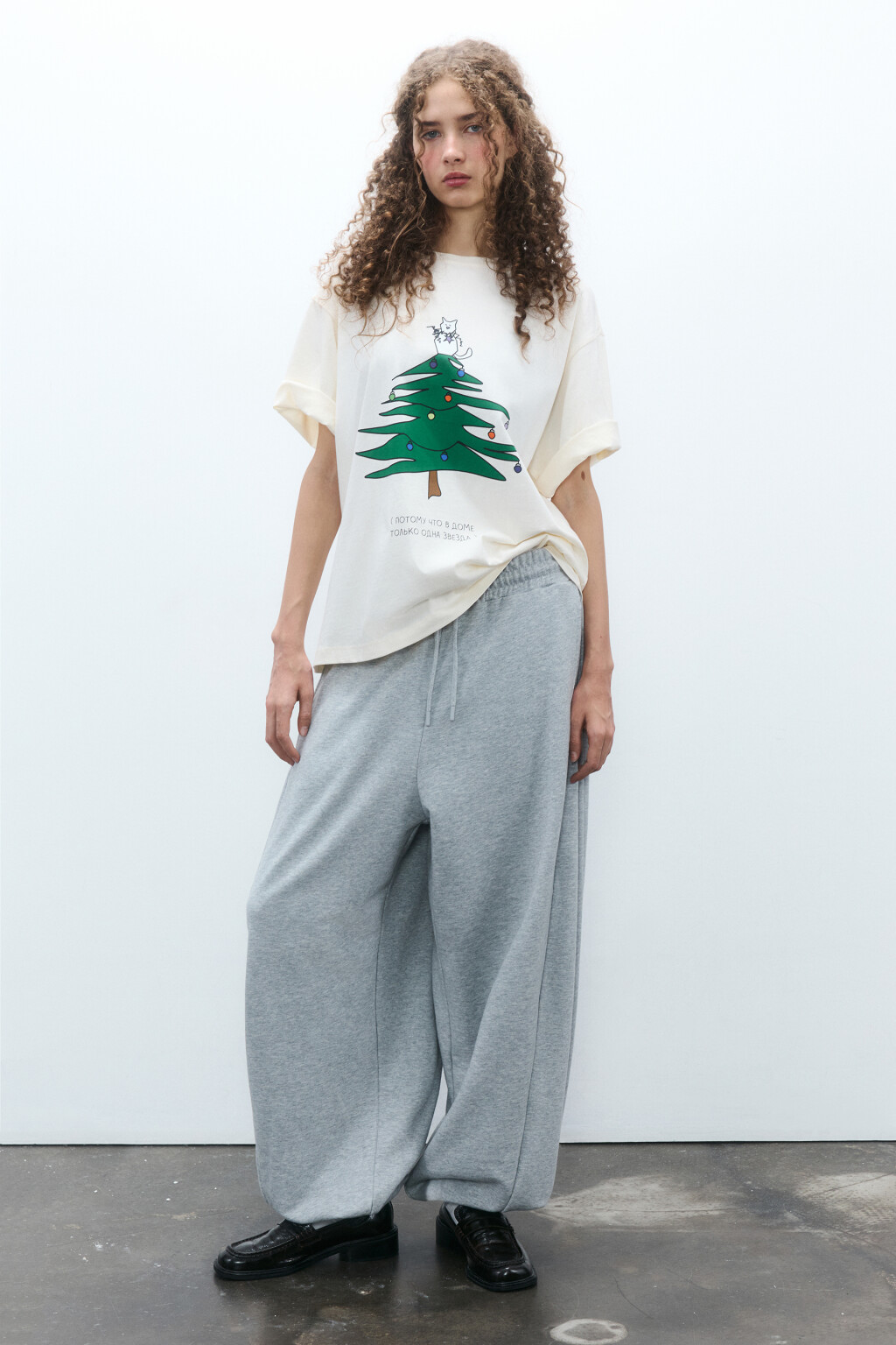 Футболка с новогодним принтом - цвет бежевый - 4