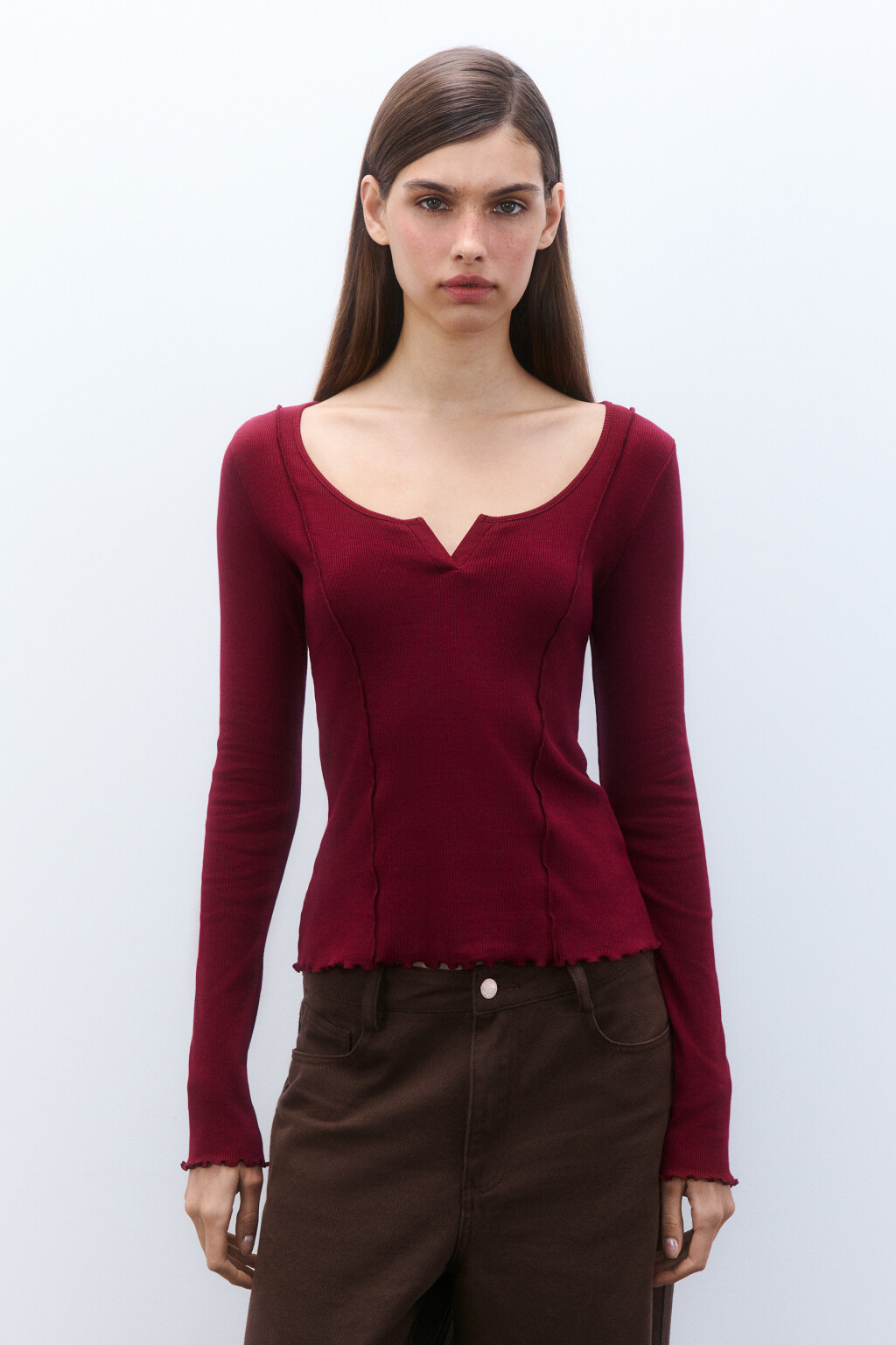 Лонгслив в рубчик с вырезом - цвет бордовый - 2