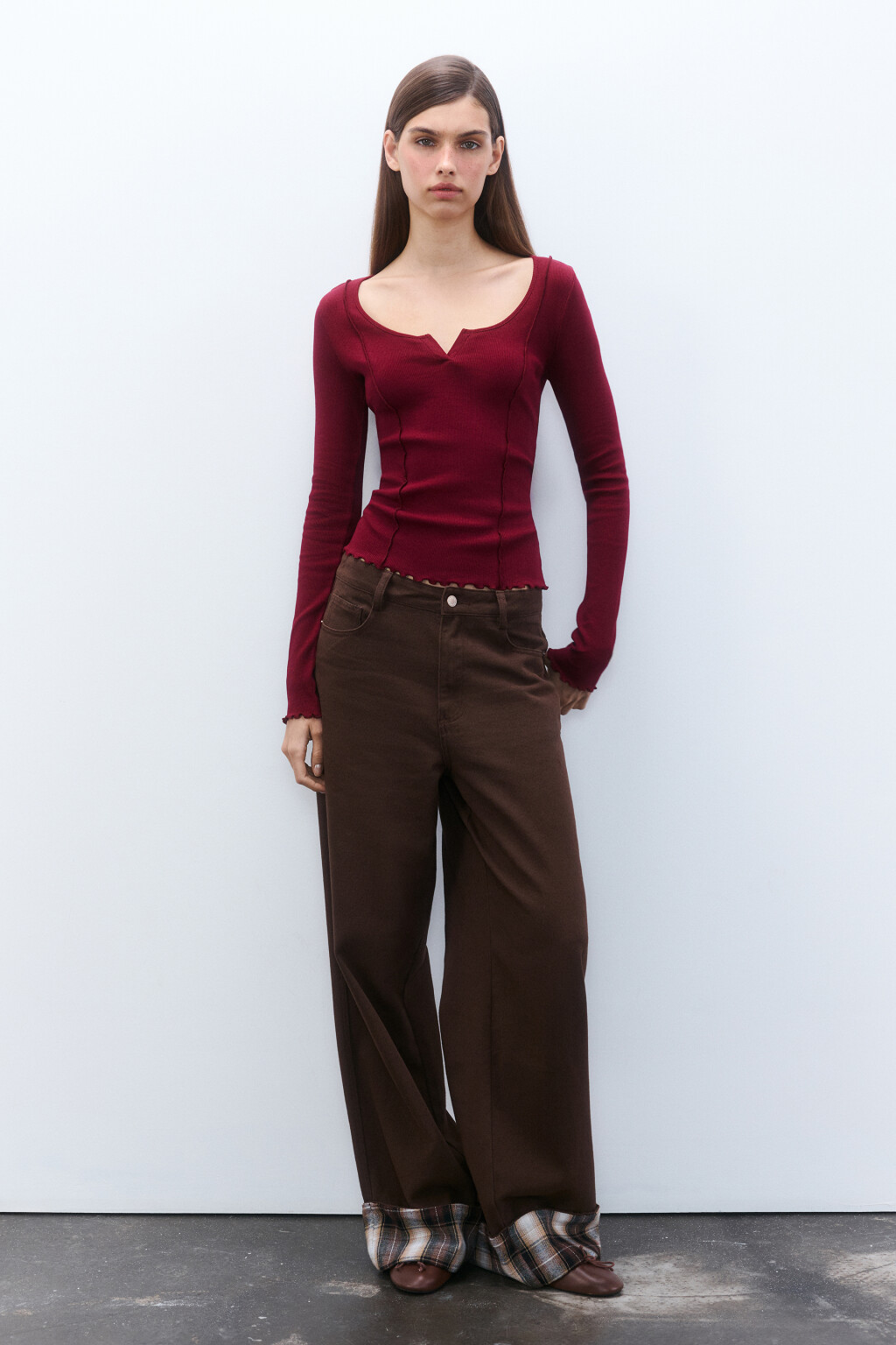 Лонгслив в рубчик с вырезом - цвет бордовый - 4