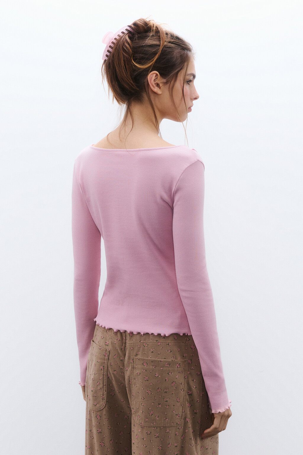 Лонгслив в рубчик с вырезом - цвет розовый - 4