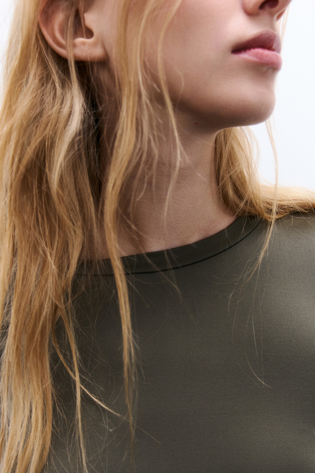 Лонгслив облегающий гладкий - цвет зеленый - 7