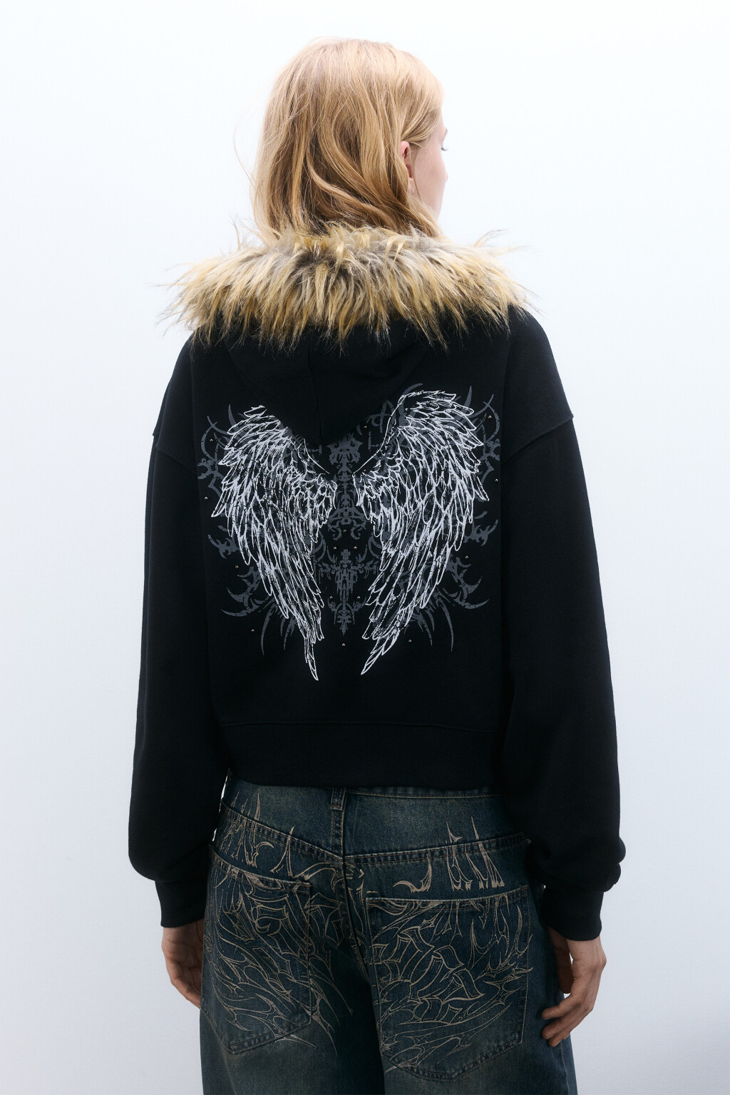 Худи-зипка с опушкой на капюшоне - цвет черный - 5