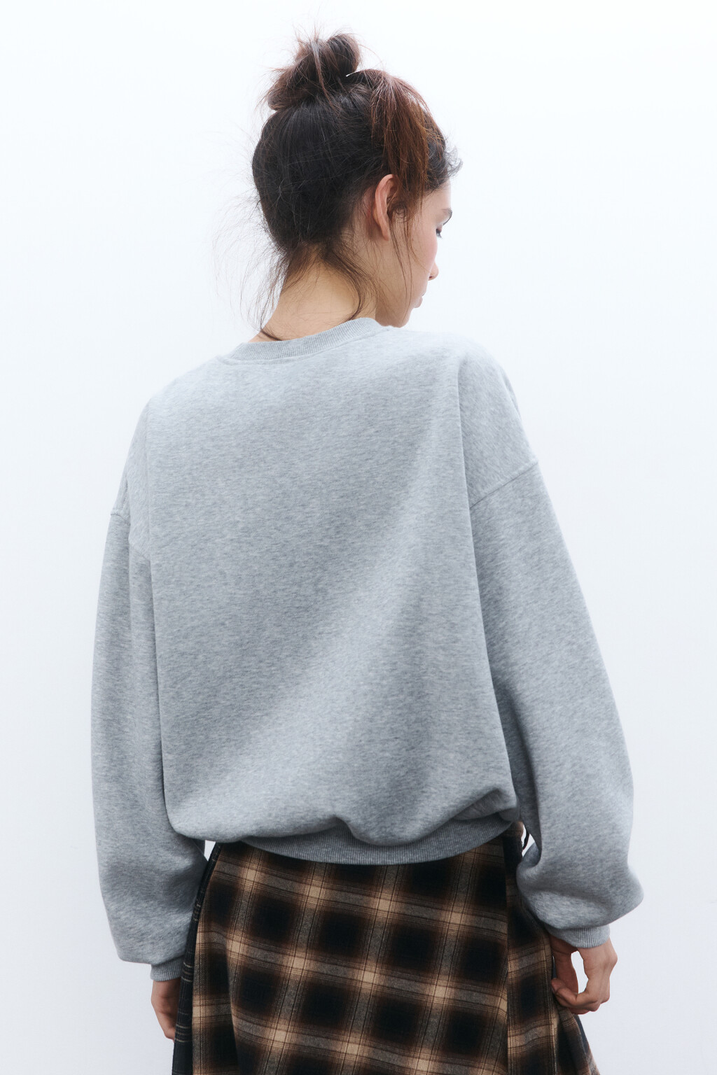 Свитшот из футера с утеплением - цвет серый - 3