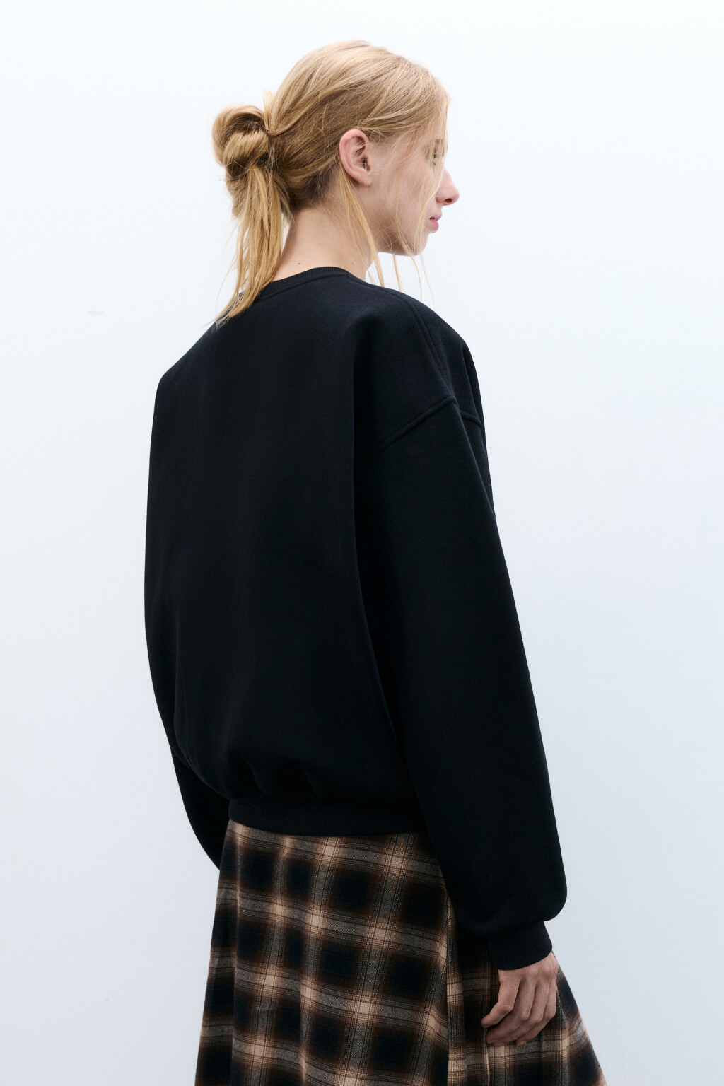 Свитшот из футера с утеплением - цвет черный - 3