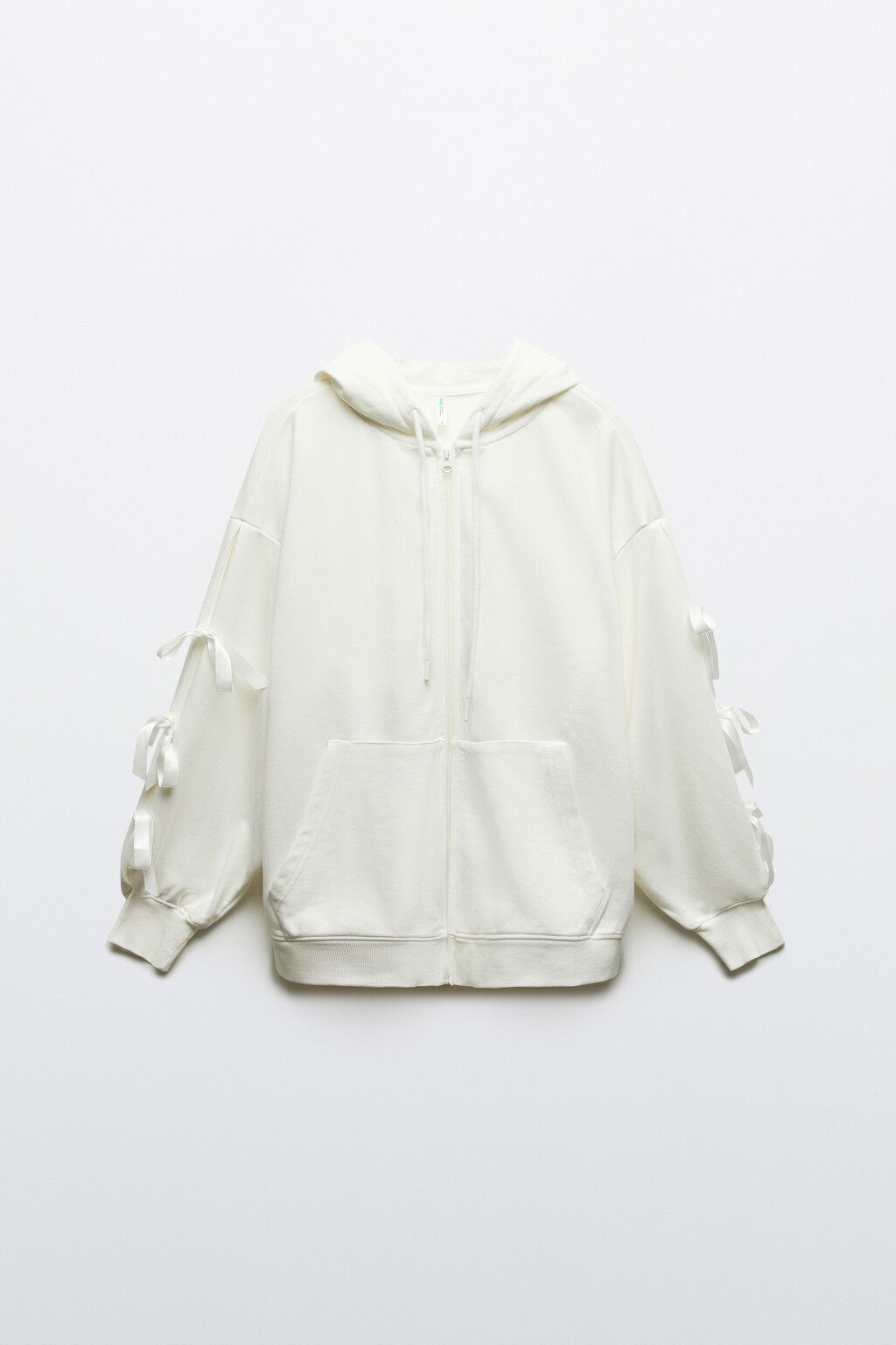Худи-зипка с бантиками на рукавах - цвет молочный - 9