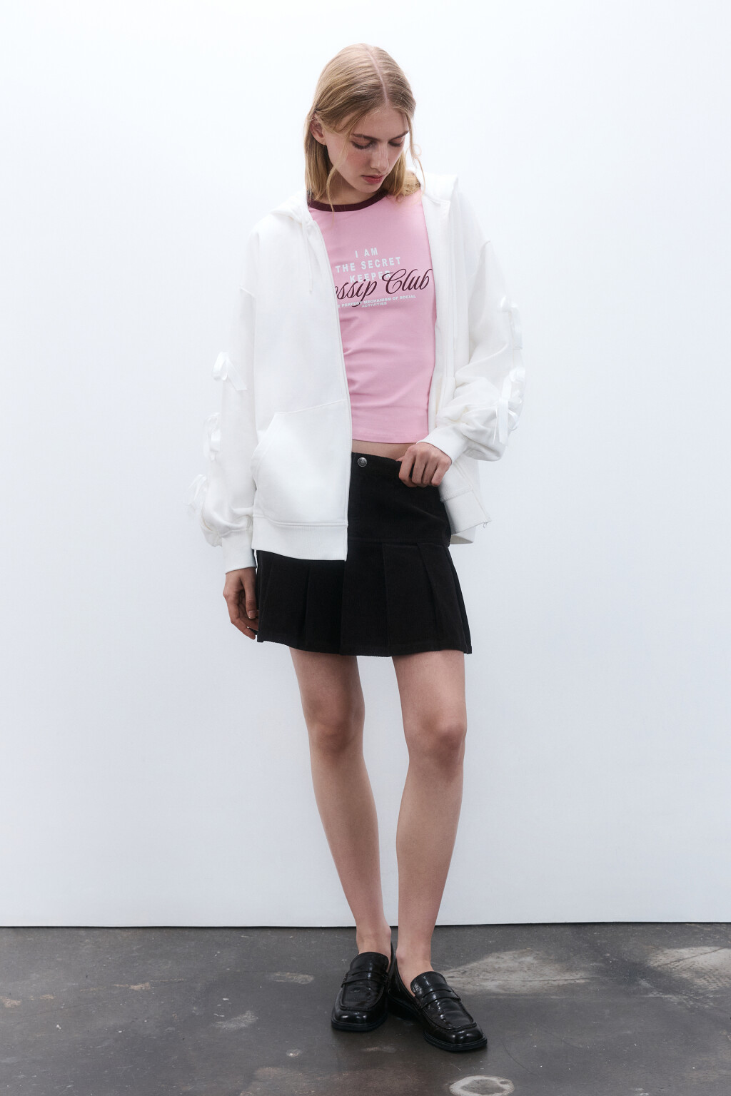 Худи-зипка с бантиками на рукавах - цвет молочный - 5