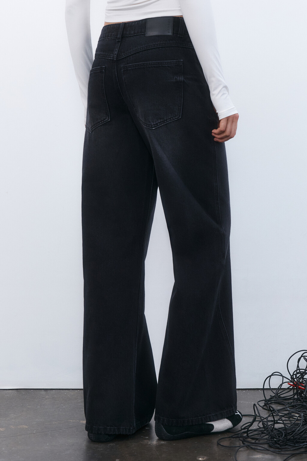 Джинсы широкие с декоративными швами - цвет серый - 3