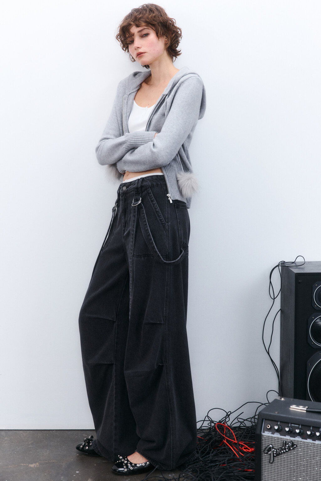 Джинсы baggy fit со складками и ремнями - цвет серый - 1