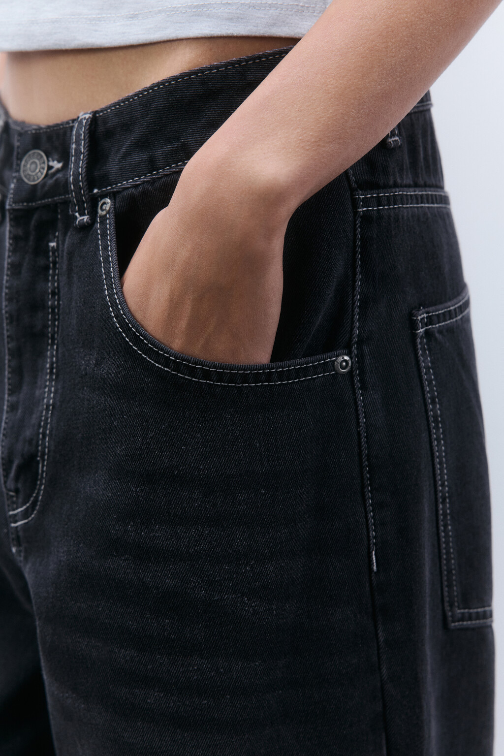 Джинсы baggy fit с вышивкой на кармашке - цвет серый - 6