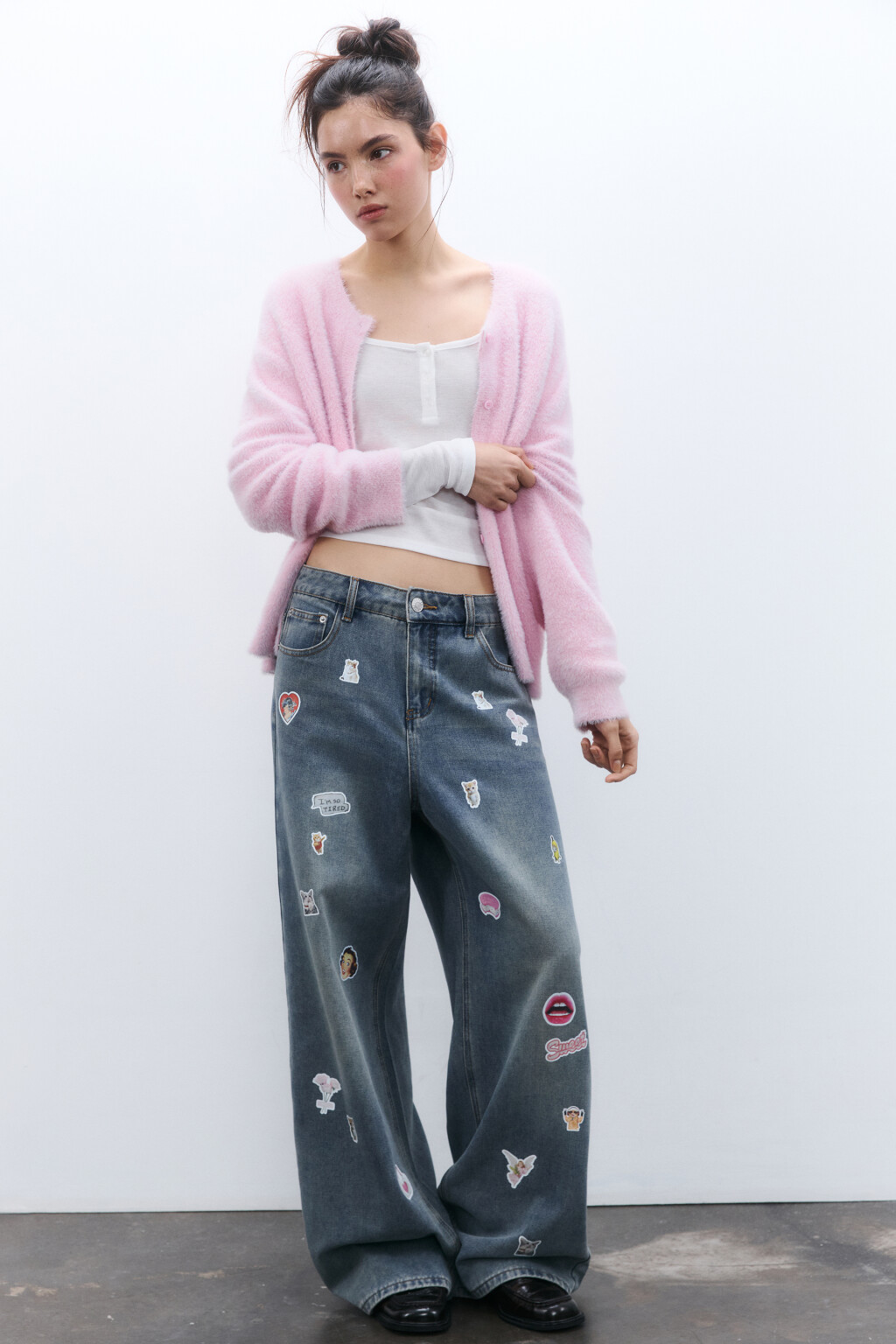 Джинсы baggy fit с принтом-наклейками - цвет синий - 2