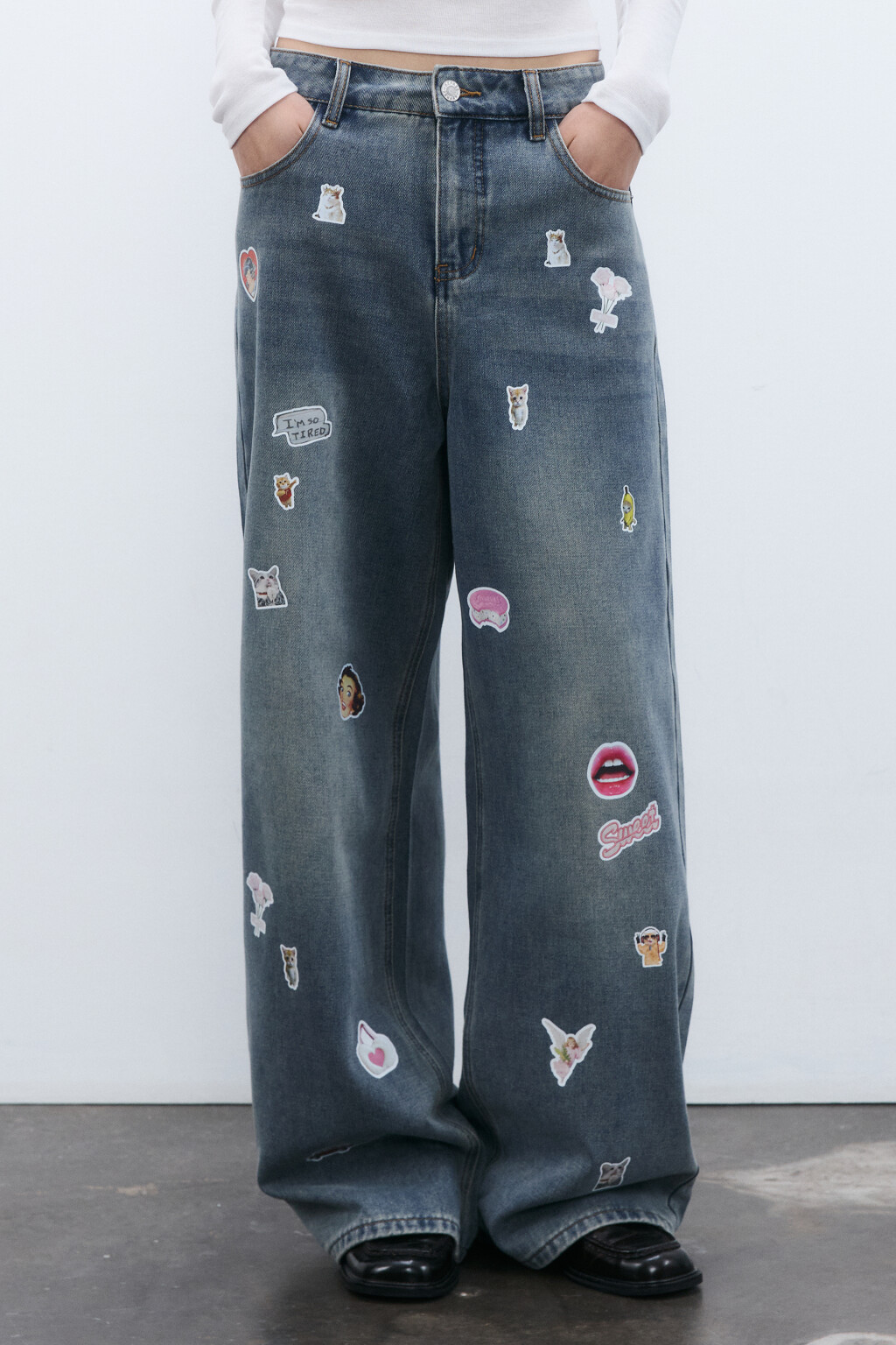 Джинсы baggy fit с принтом-наклейками - цвет синий - 3