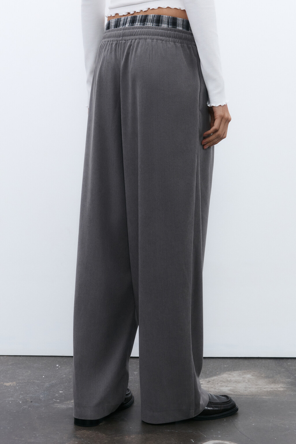 Брюки на завязках с бельевым поясом - цвет серый - 3