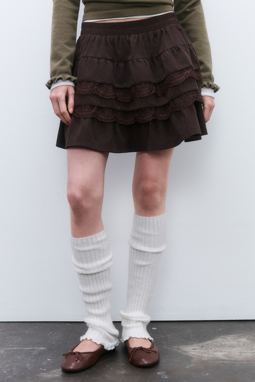 Юбка-шорты с оборками и кружевом - цвет коричневый - 2