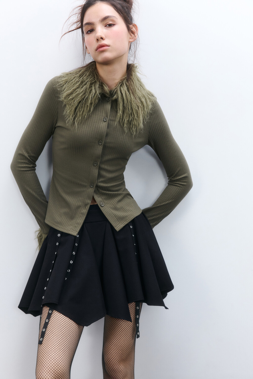 Юбка-шорты с ремешками и люверсами - цвет черный - 1