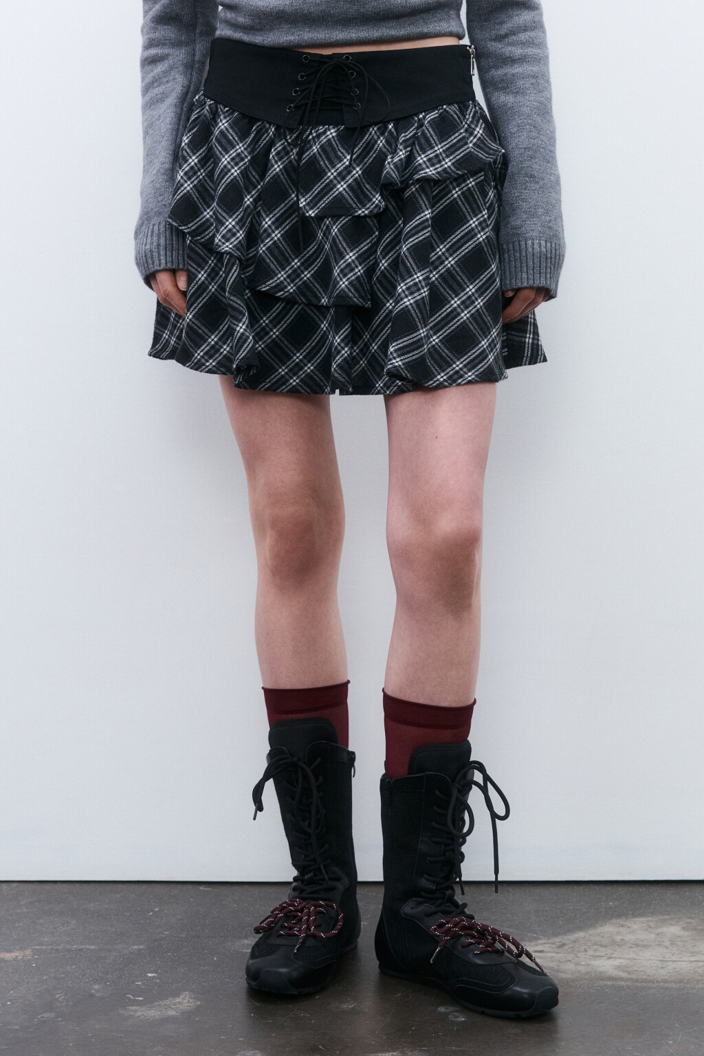 Юбка-шорты с воланами и шнуровкой - цвет черный - 2