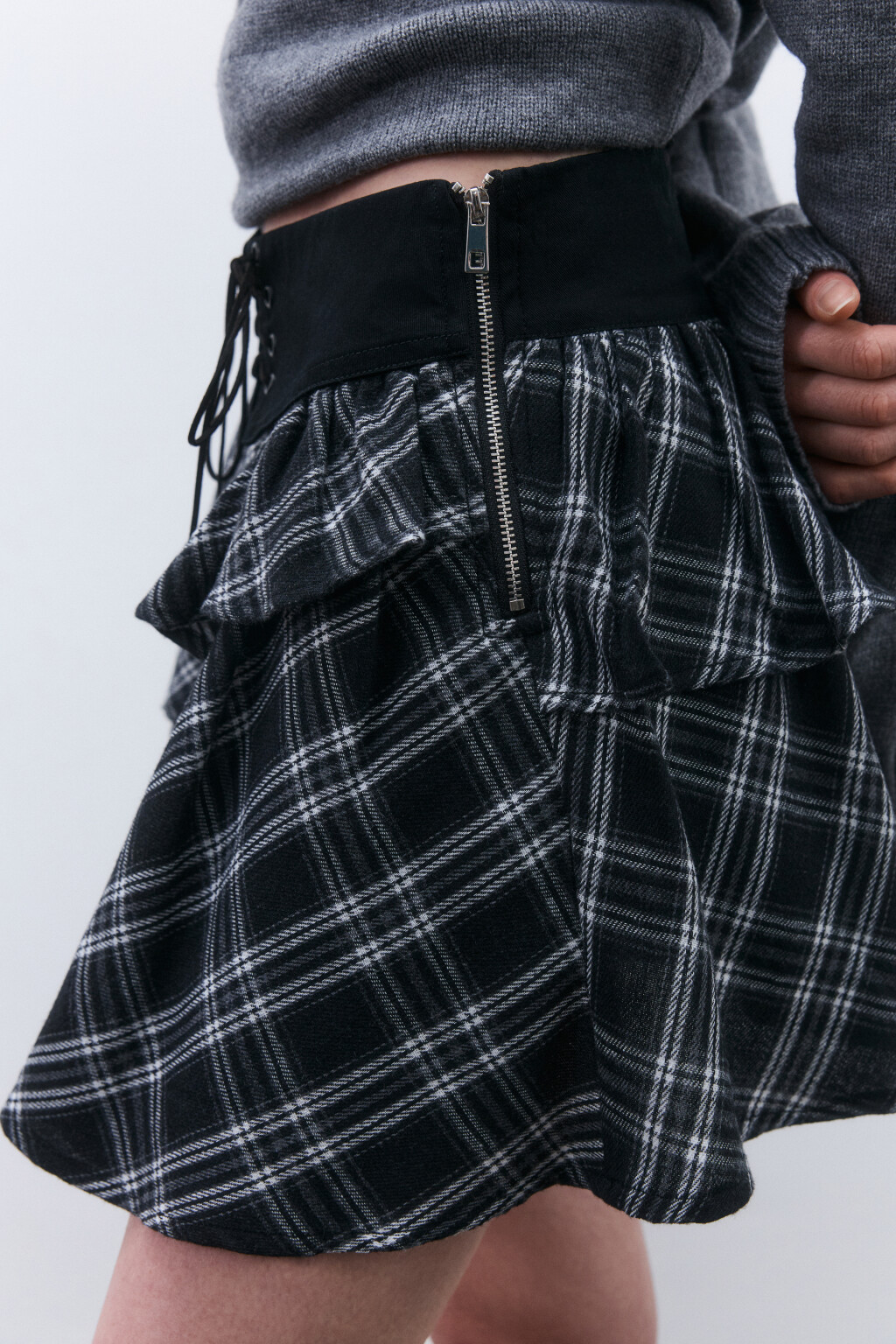 Юбка-шорты с воланами и шнуровкой - цвет черный - 7