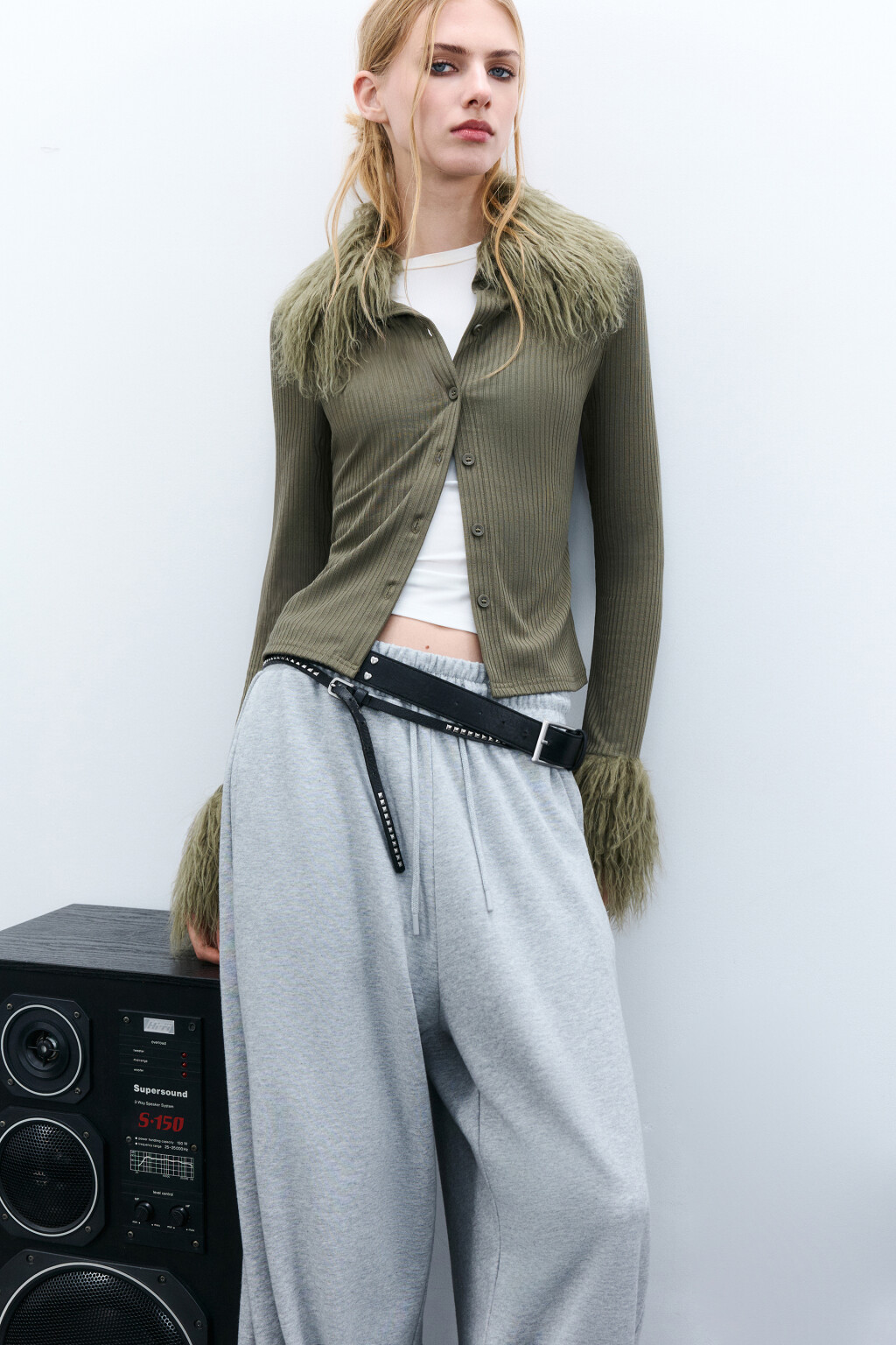 Джемпер на пуговицах с пушистой отделкой - цвет зеленый - 1