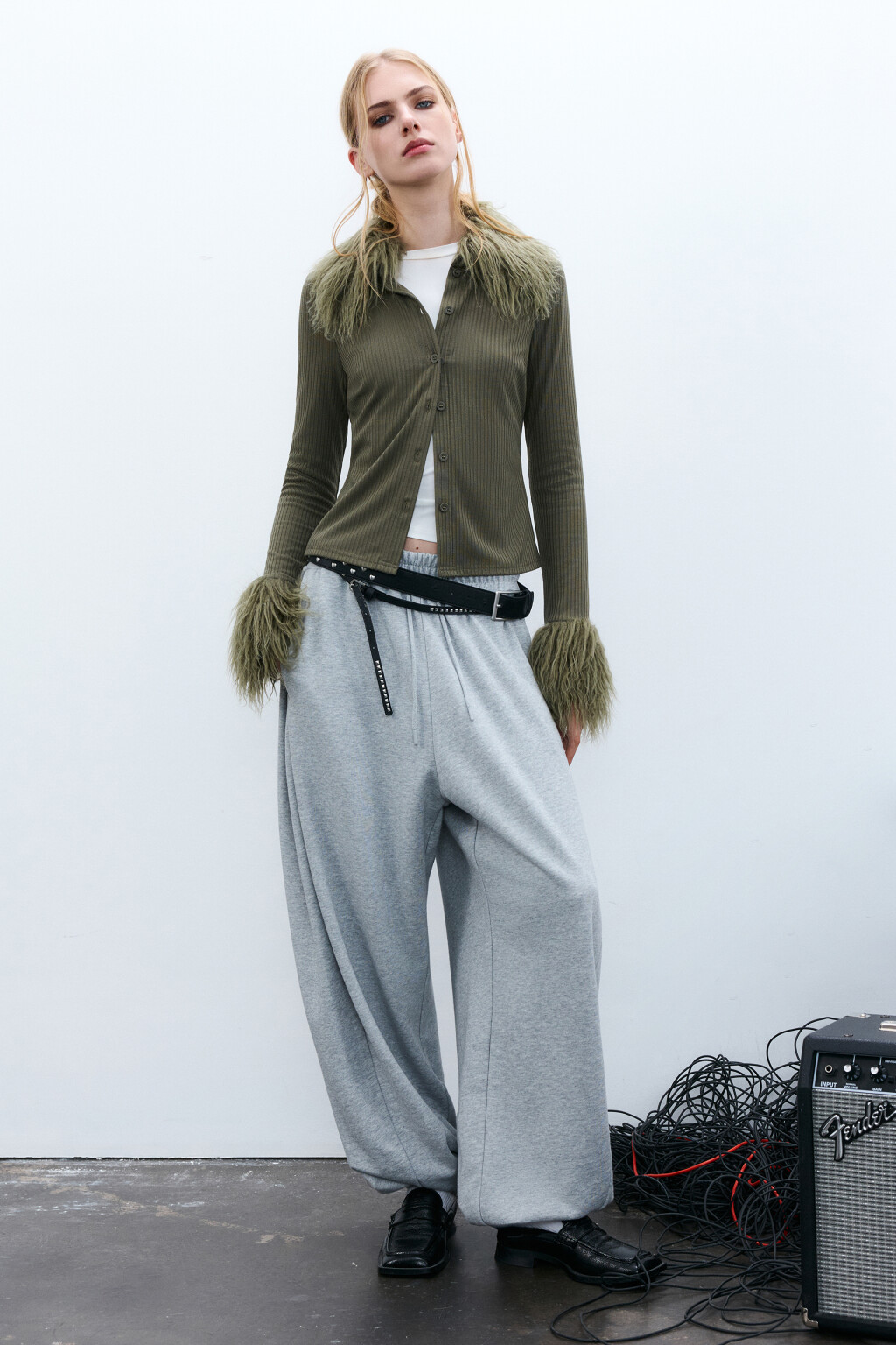 Джемпер на пуговицах с пушистой отделкой - цвет зеленый - 4