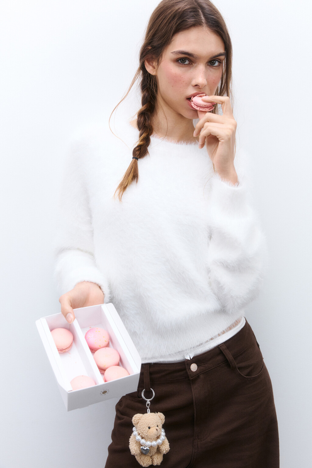 Джемпер вязаный пушистый - цвет молочный - 2