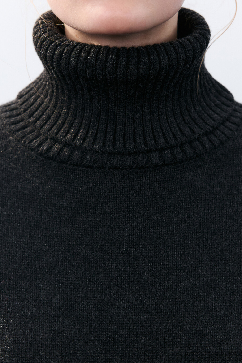 Свитер oversize с горлом - цвет серый - 6