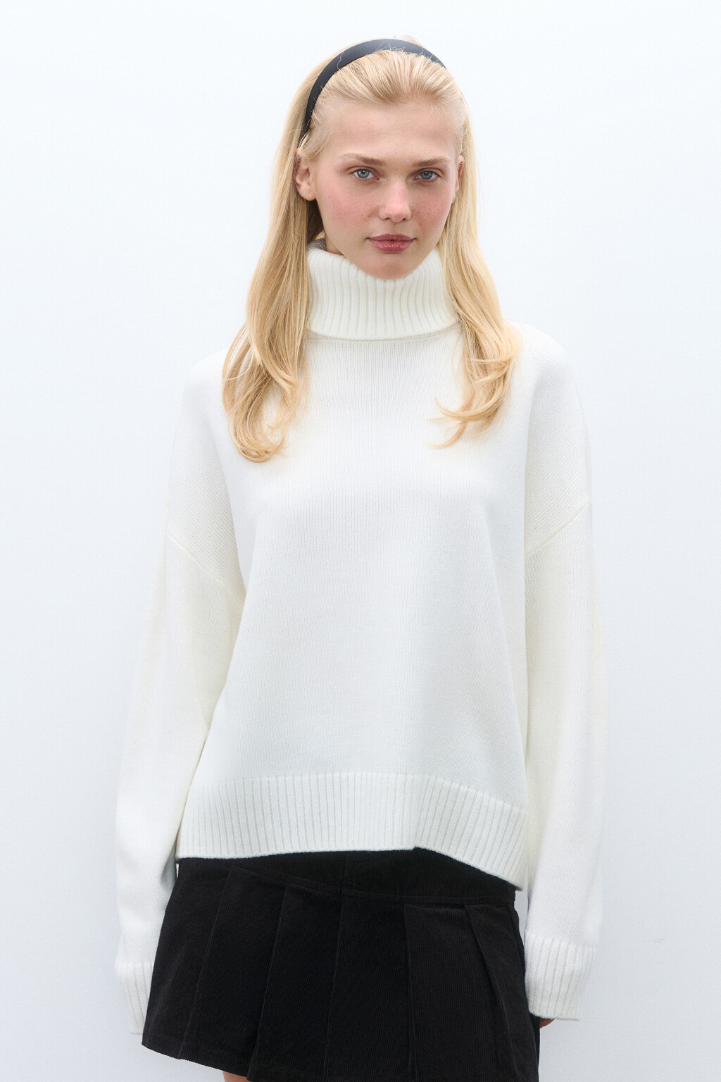 Свитер oversize с горлом - цвет молочный - 3