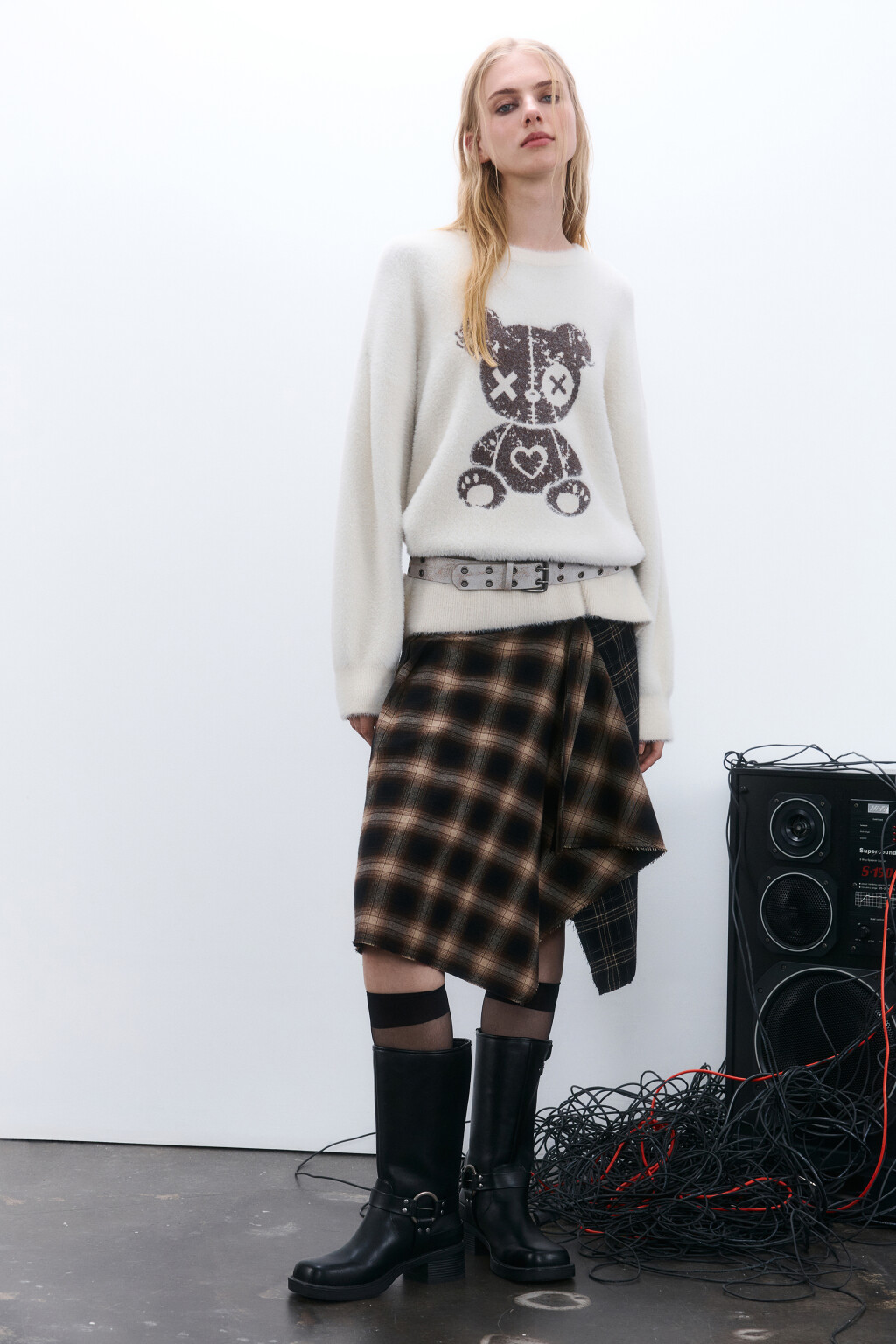 Джемпер вязаный пушистый с принтом - цвет молочный - 5