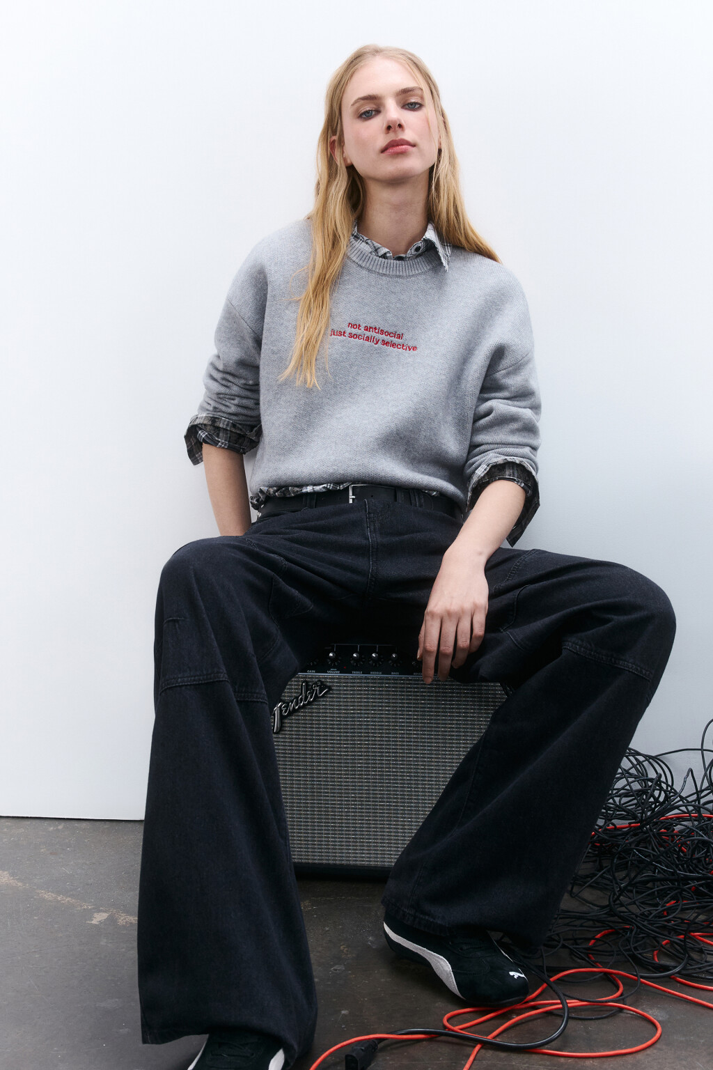 Джемпер вязаный с надписью - цвет серый - 1