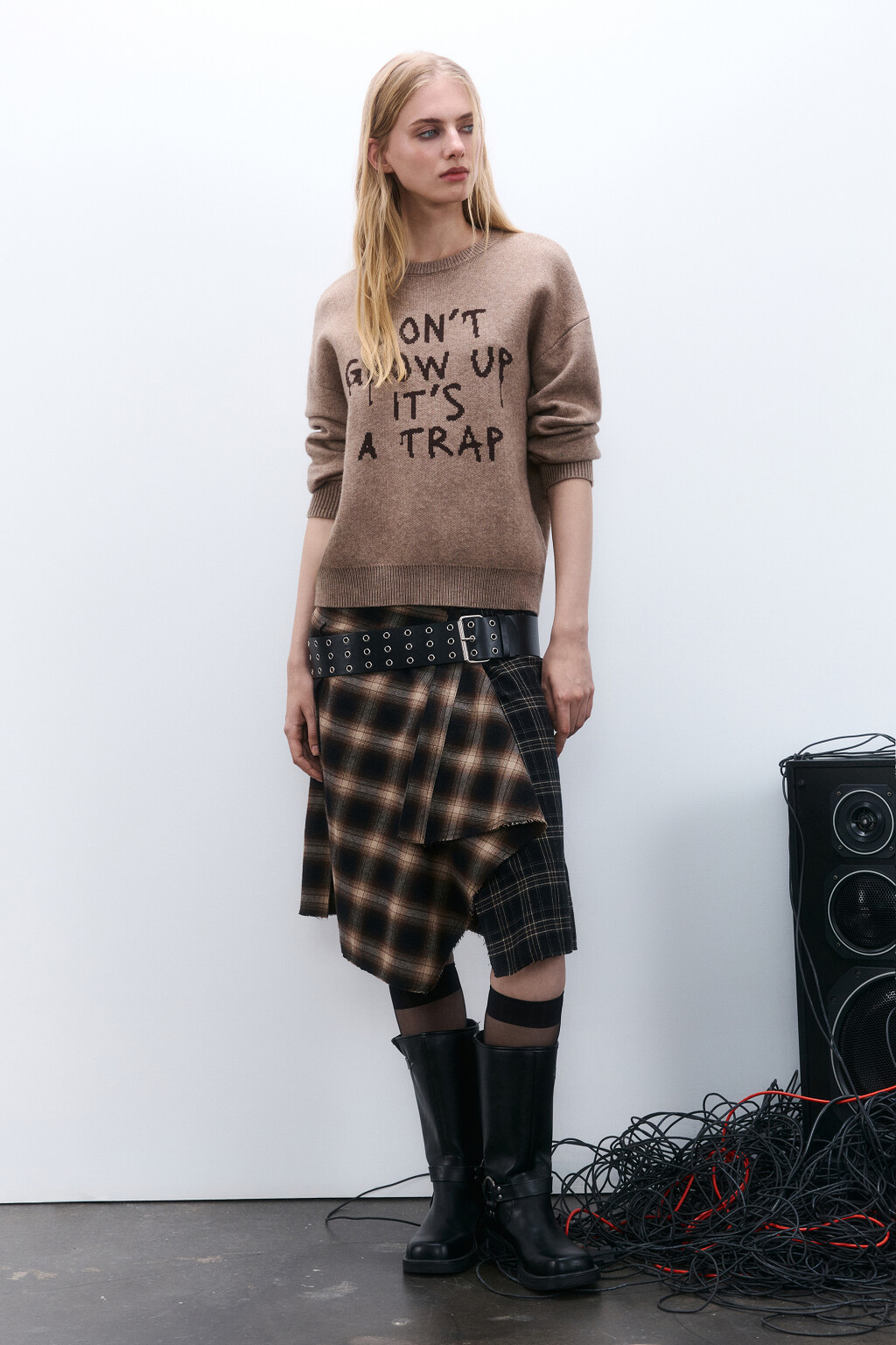 Джемпер вязаный с надписью - цвет бежевый - 4