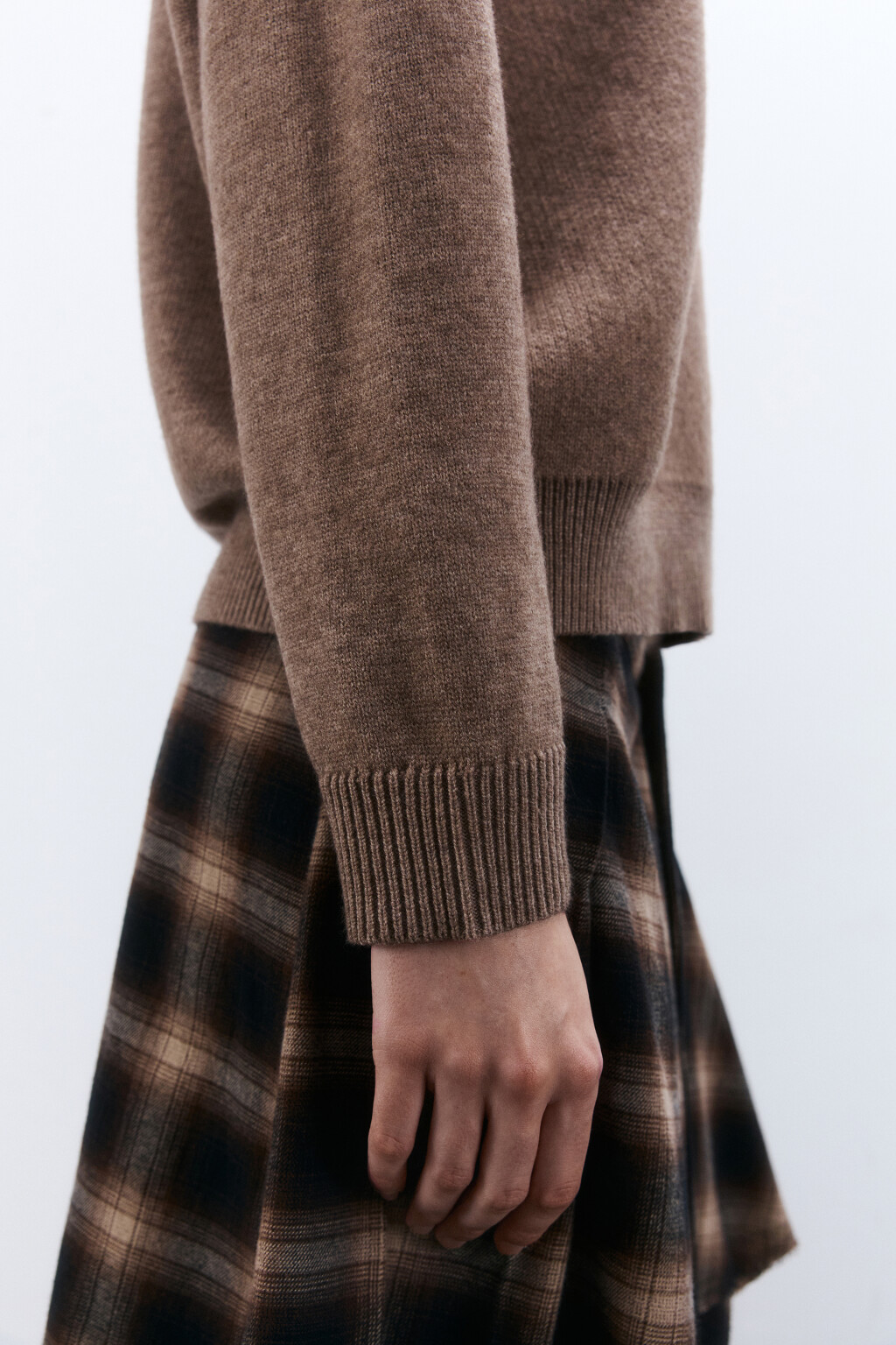 Джемпер вязаный с надписью - цвет бежевый - 7