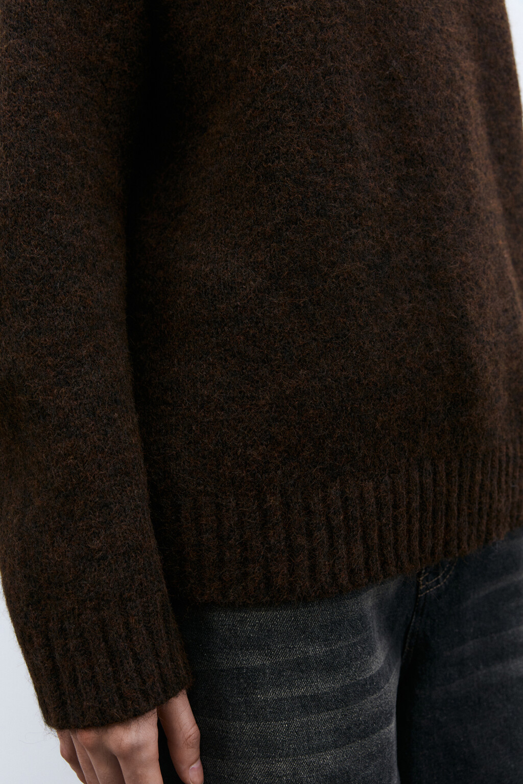 Свитер вязаный с воротником - цвет коричневый - 6