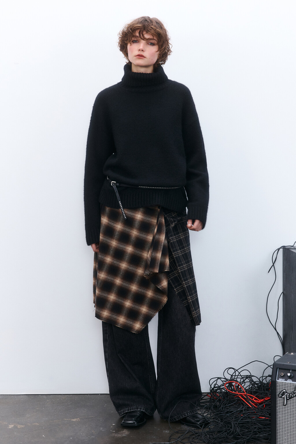 Свитер вязаный с воротником - цвет черный - 4