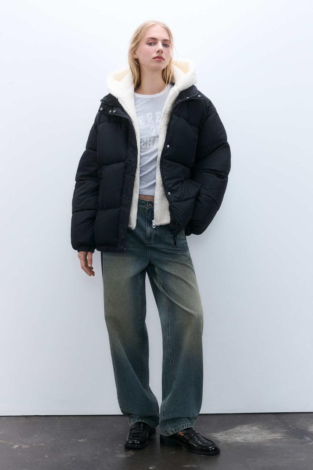 Куртка стеганая с плюшевым капюшоном - цвет черный - 4