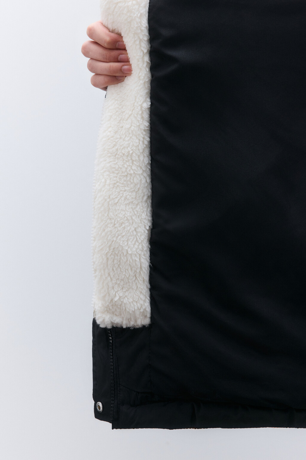 Куртка стеганая с плюшевым капюшоном - цвет черный - 7