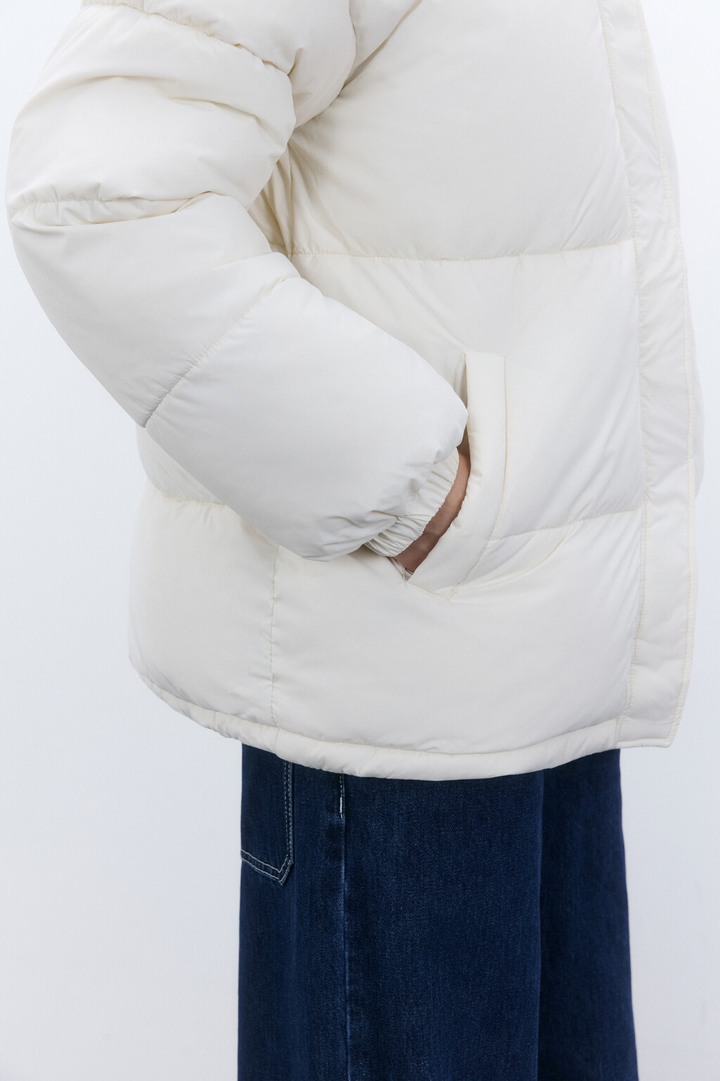 Куртка стеганая с плюшевым капюшоном - цвет молочный - 6