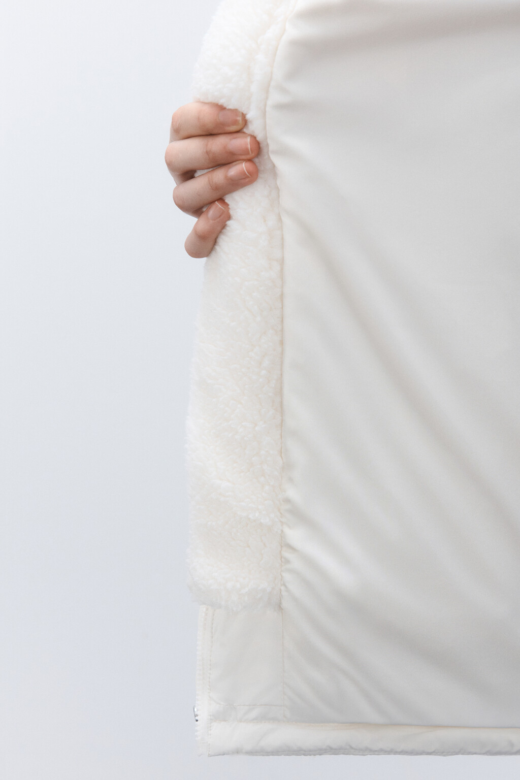 Куртка стеганая с плюшевым капюшоном - цвет молочный - 7