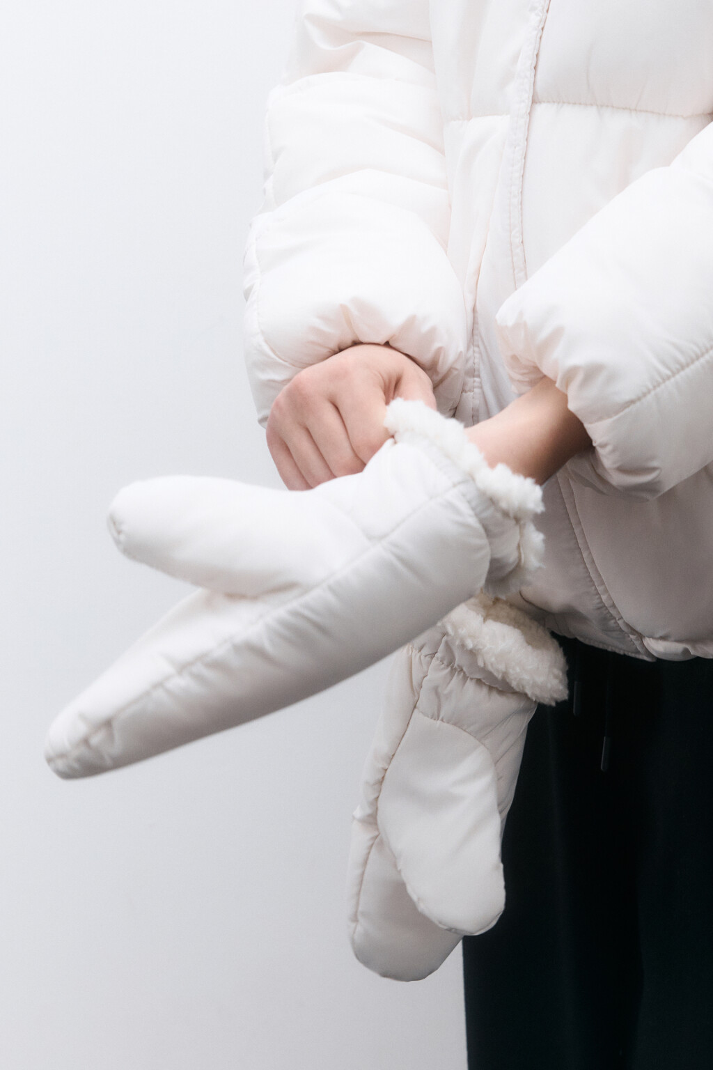 Куртка стеганая с капюшоном и рукавицами - цвет молочный - 8